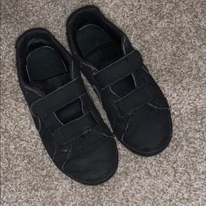 Black Nike Velcro Shoes Sneakers Boys Sz 12